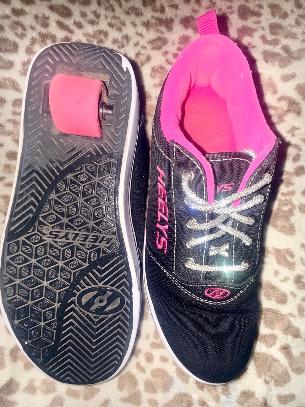 Heelys Pro 20 Size 4 w/ Wheels & Rhinestone Laces